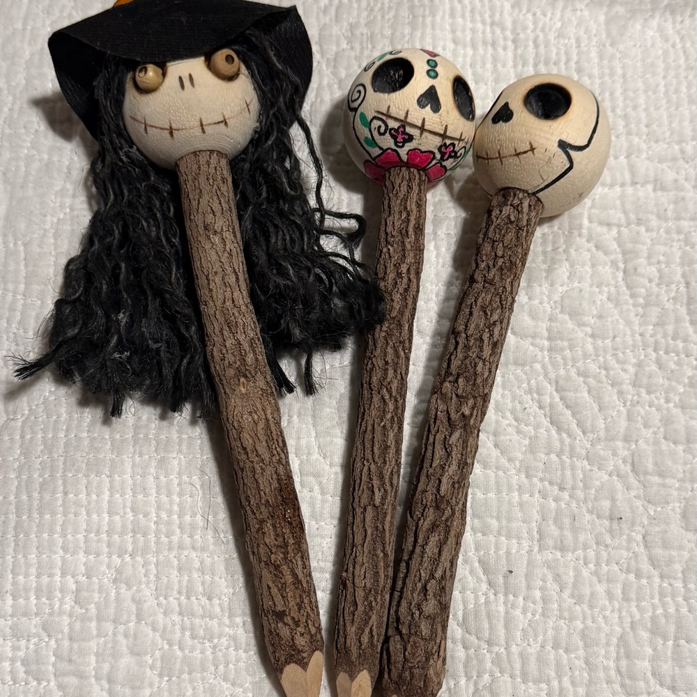 Handcrafted Skull Stick Pencil Set - Black and Brown